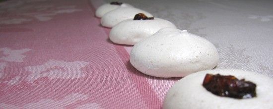 Meringues cranberries